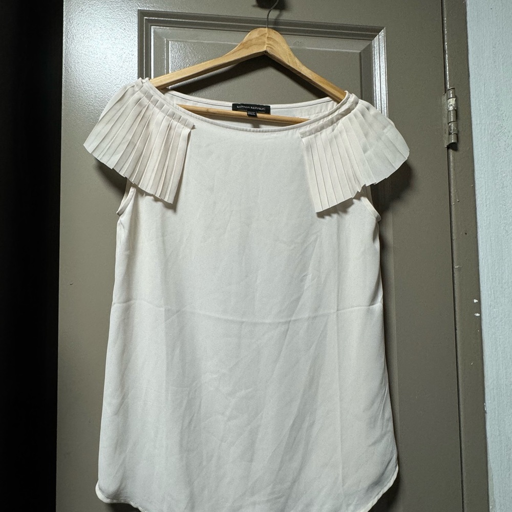 Banana Republic Cream Pleated Blouse